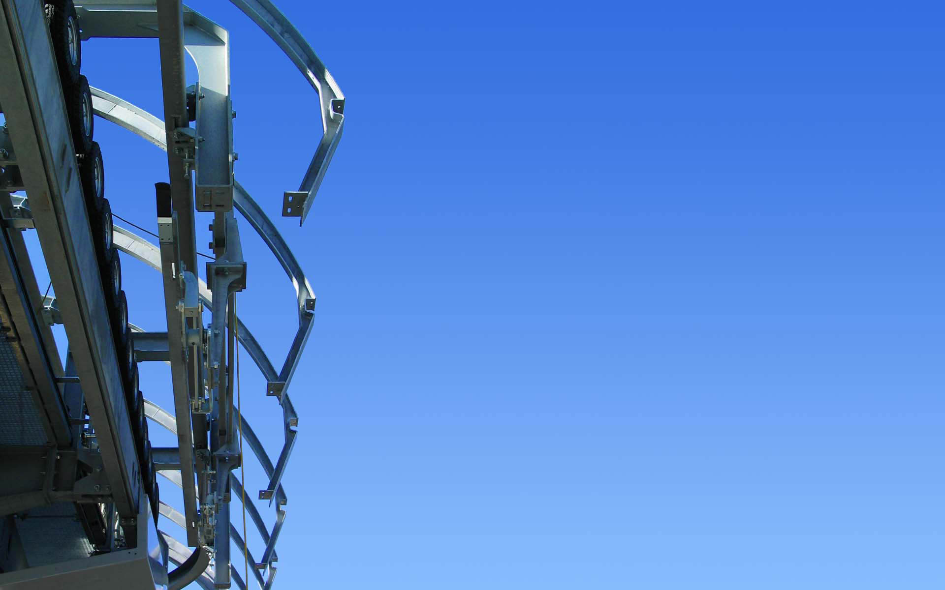 Steel structure of a cable car station
